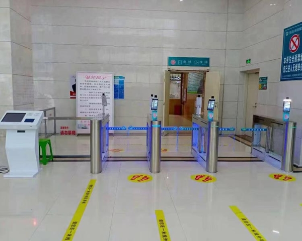 東莞市人民醫(yī)院人臉識(shí)別門(mén)禁案例